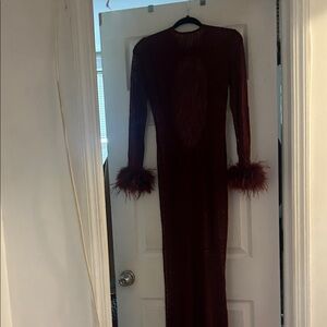 Chic Long Sleeve Burgundy Dress with Feather Cuffs